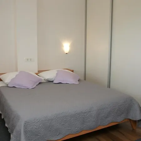Lucica Appartement *