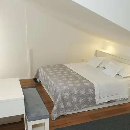 Lucica Appartement *